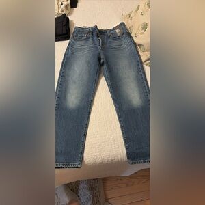 Levi’s 501 original crop 
28 x 26 
Color- Stand off Size